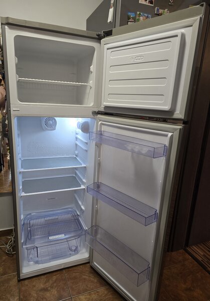 Vand frigider cu doua usi Beko 306 l.